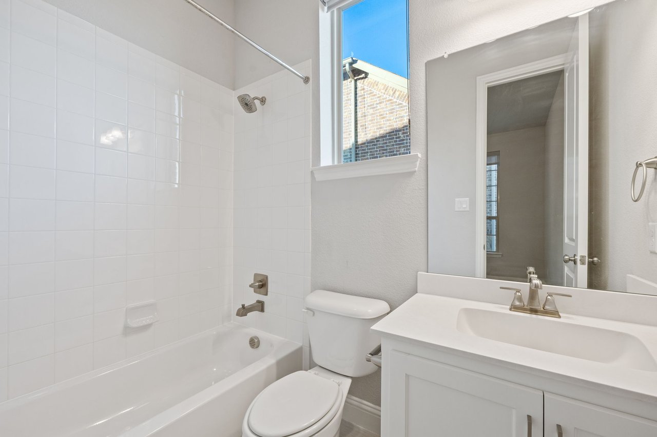 1001 Grassy Shore Ln