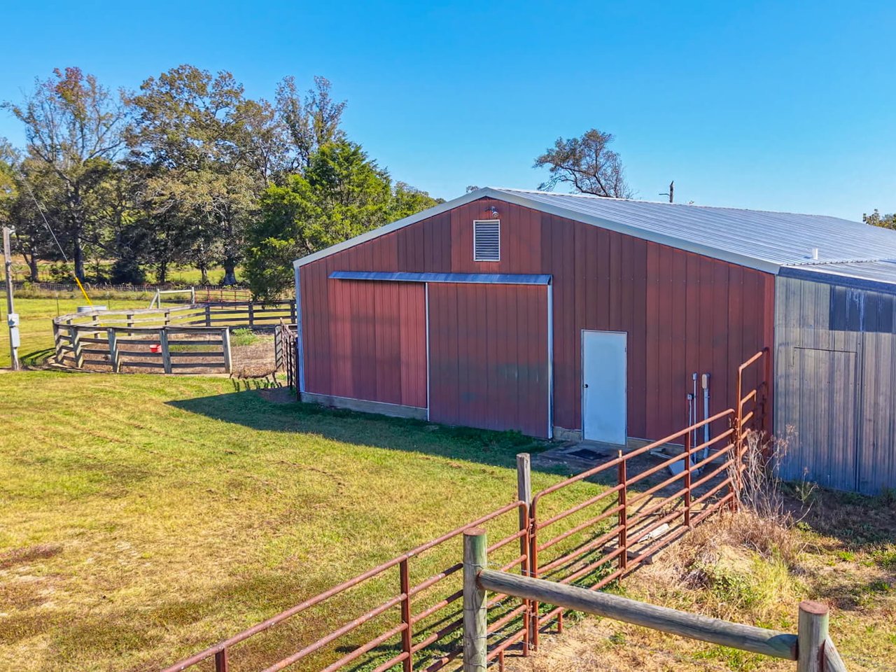 185 Acre Horse and Cattle Ranch