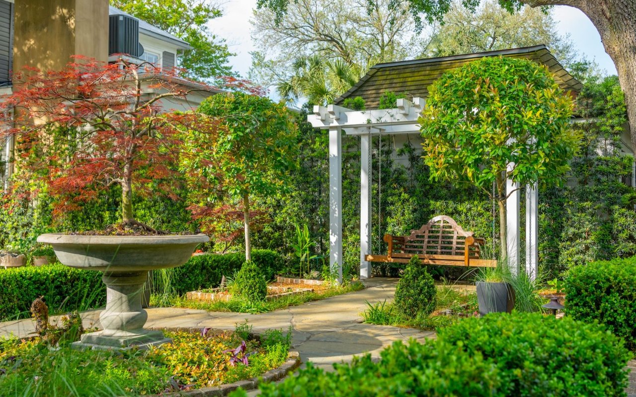 Enhance Your Curb Appeal With These Greenery Designs We’re Loving
