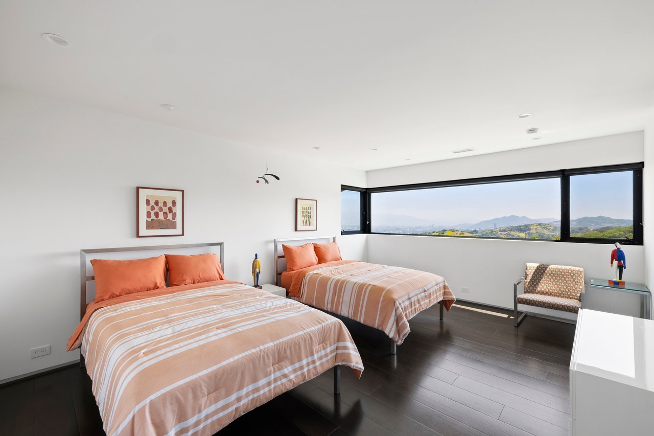 3337 Beverly Ranch Road