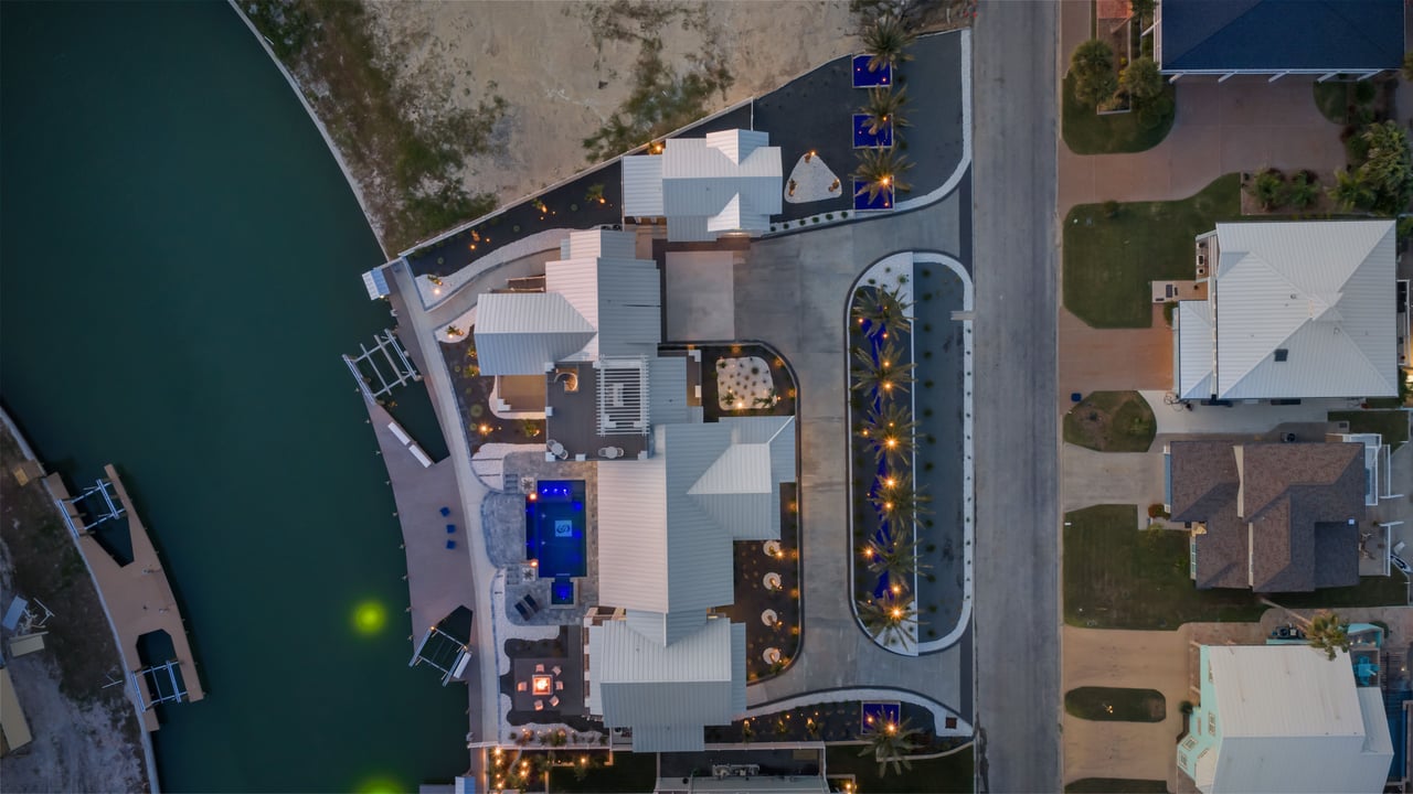White Label - 305 Estes Drive