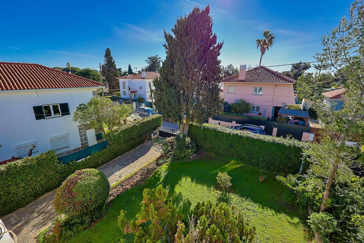 Charming 7-Bedroom Bi-Family House in Cascais with Expansion Potential