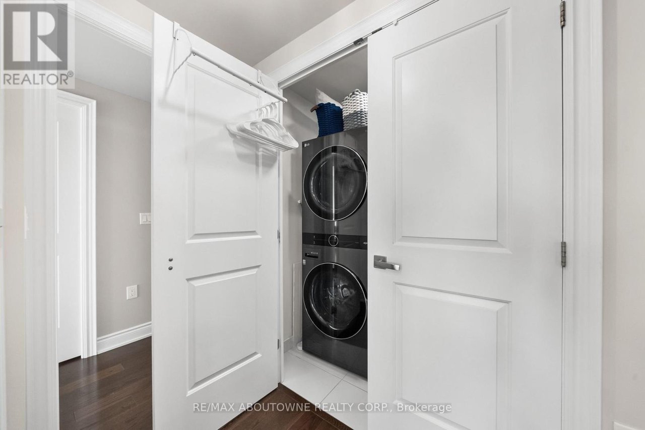 3500 Lakeshore Road W 205