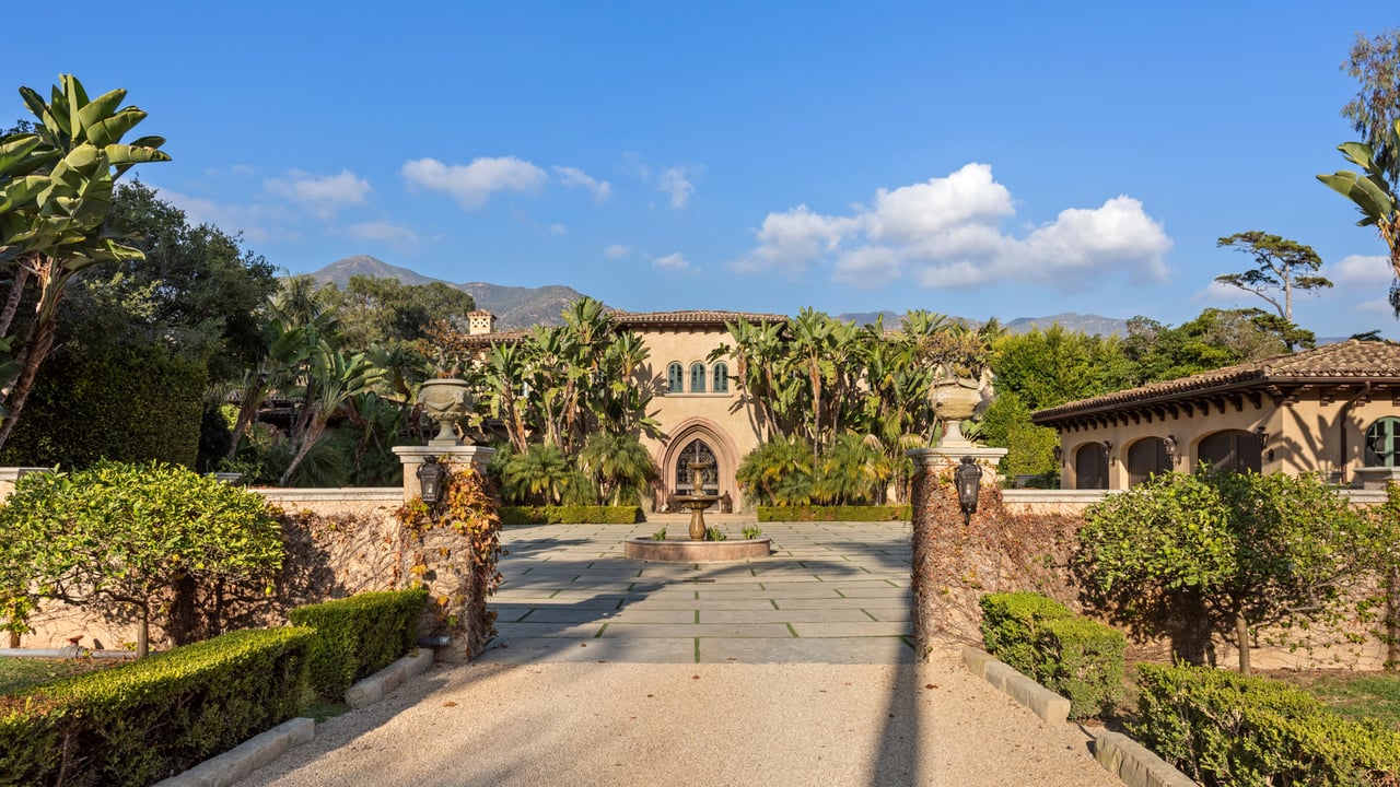 2733 Sycamore Canyon Rd