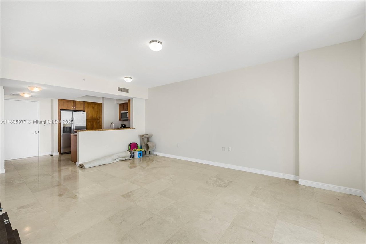 Duo Condominium East, Unit 1604E