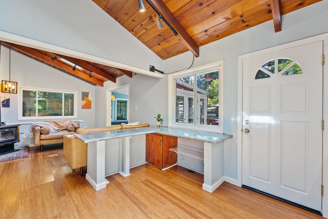 620 Knoll Way, Felton