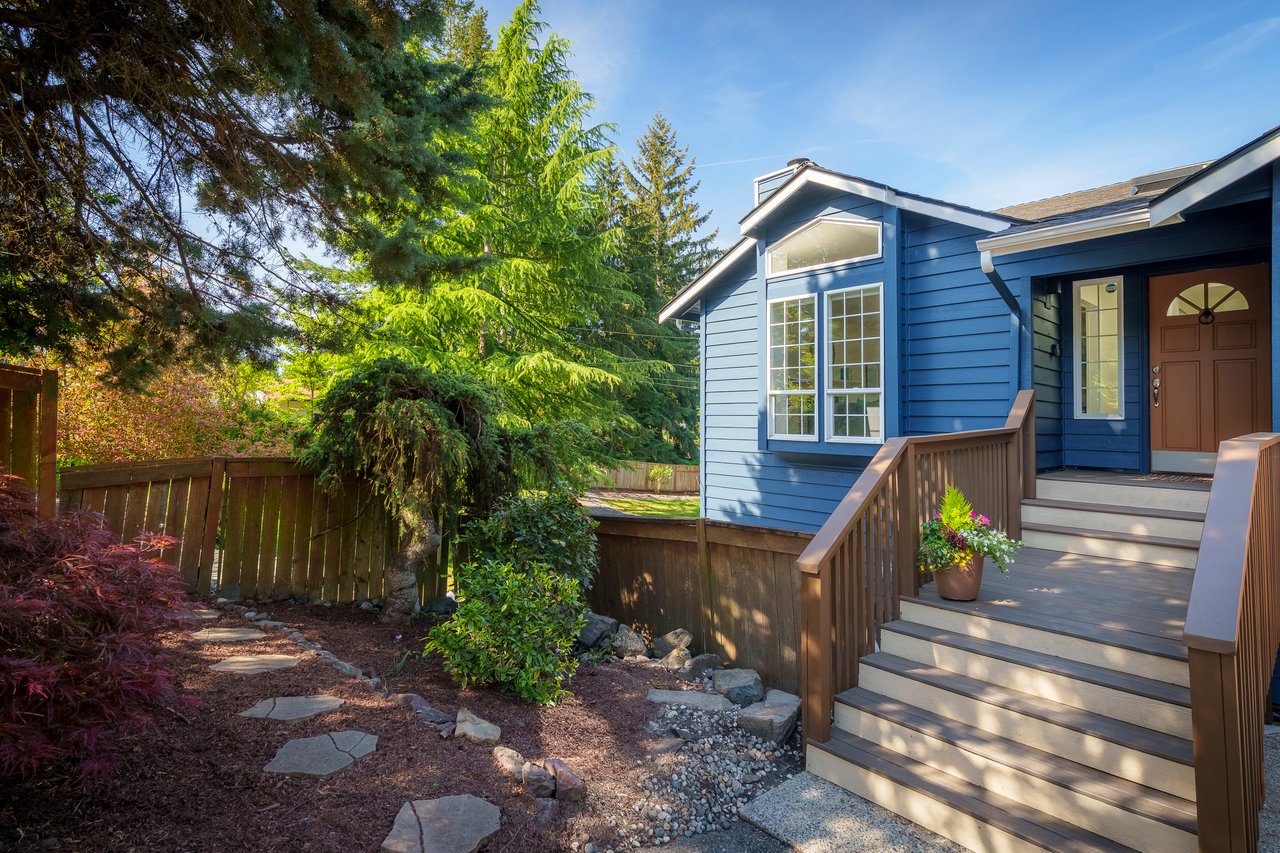 Expansive Lynnwood Living