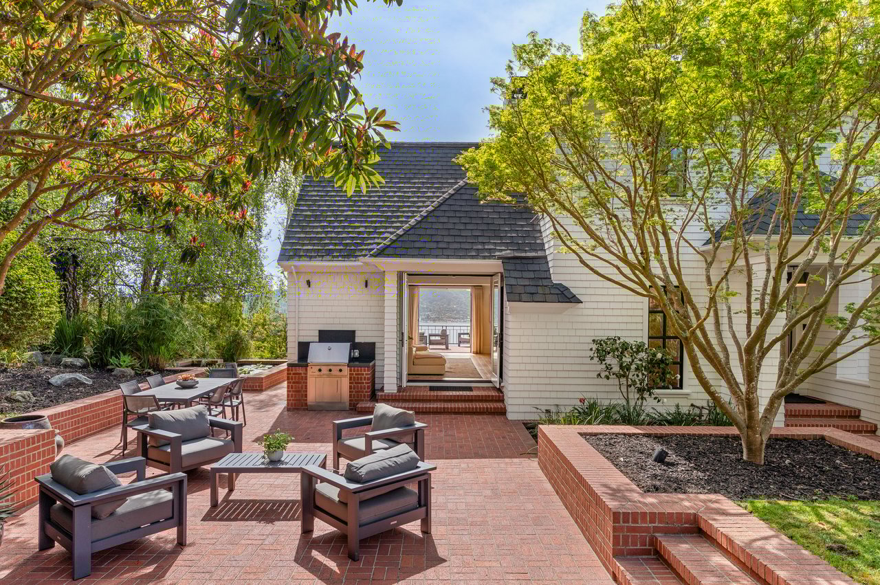 The Extraordinary Round Hill Estate