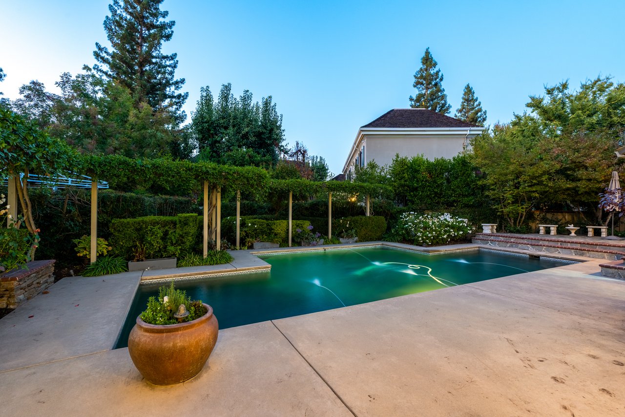 7285 N San Pedro Ave