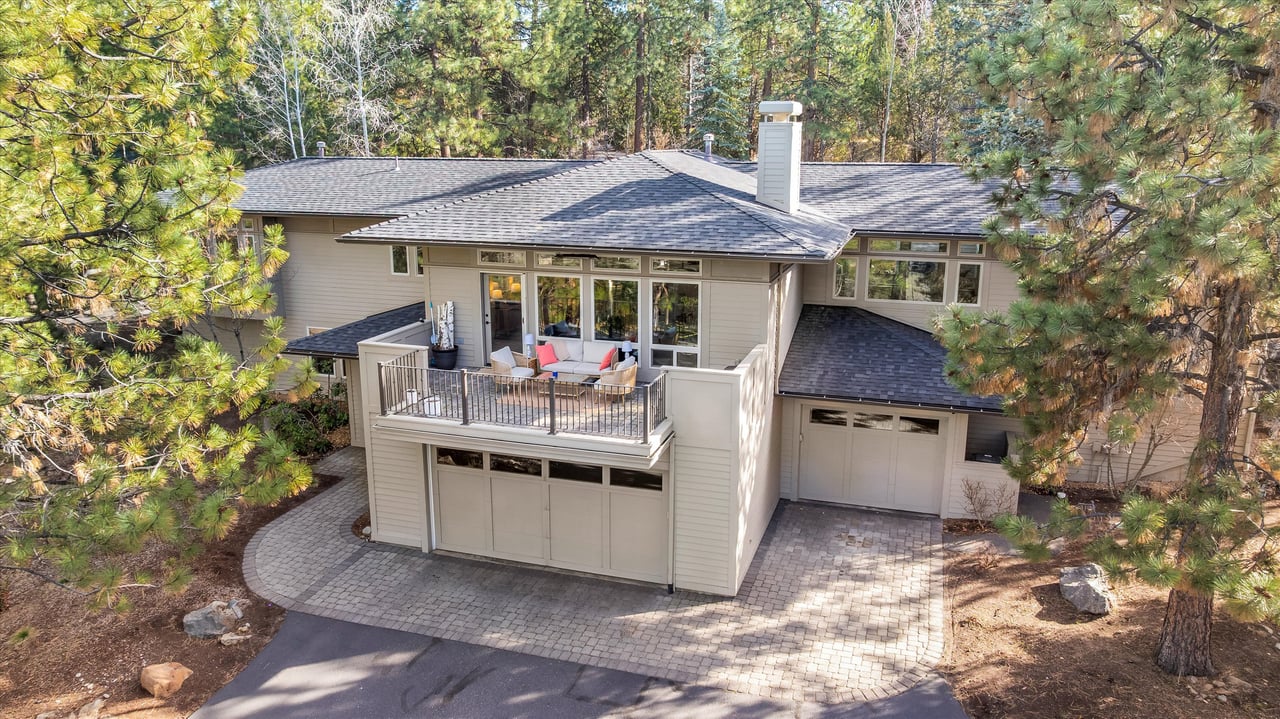 2589 NW Champion Circle