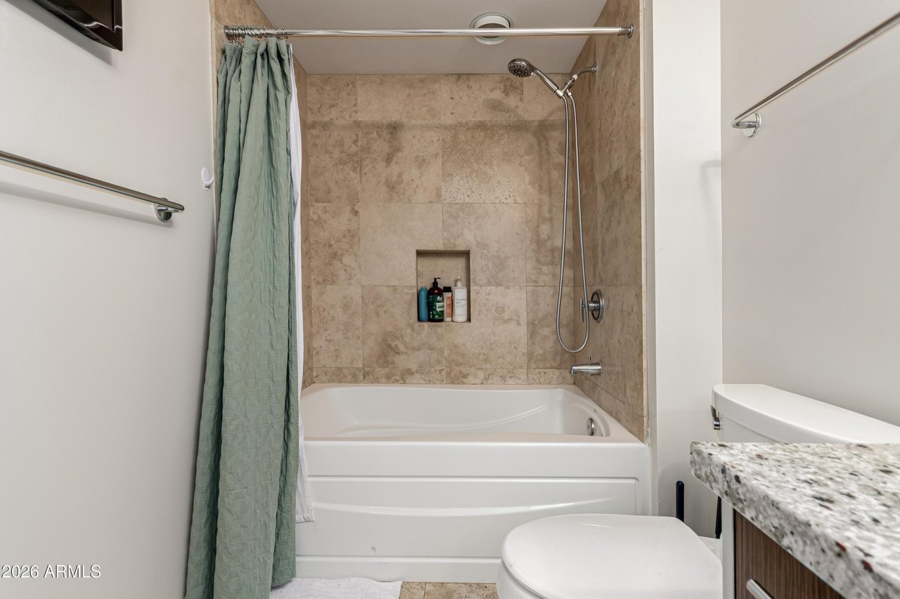 7137 E Rancho Vista Dr, #1008