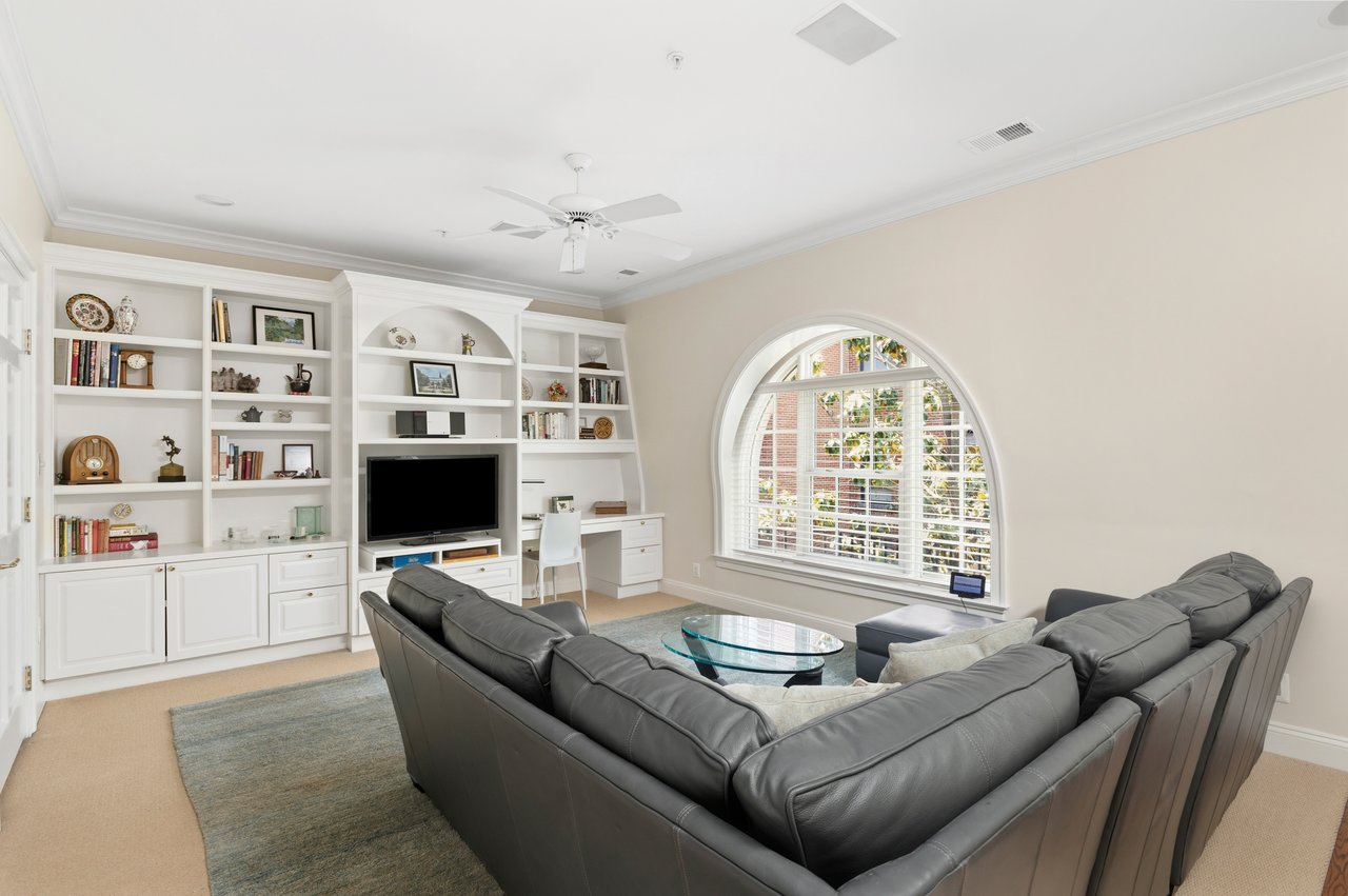 4838 MONTGOMERY LN