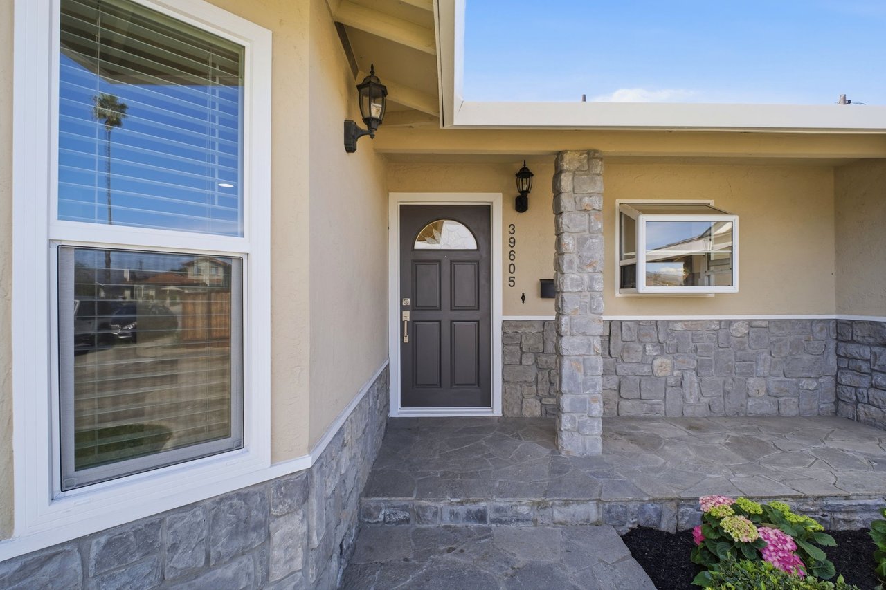 Turn Key Beauty in Sundale