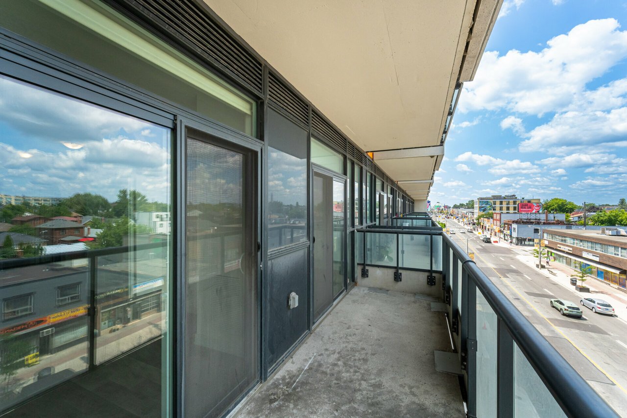 1603 Eglinton Ave W Unit: 417 