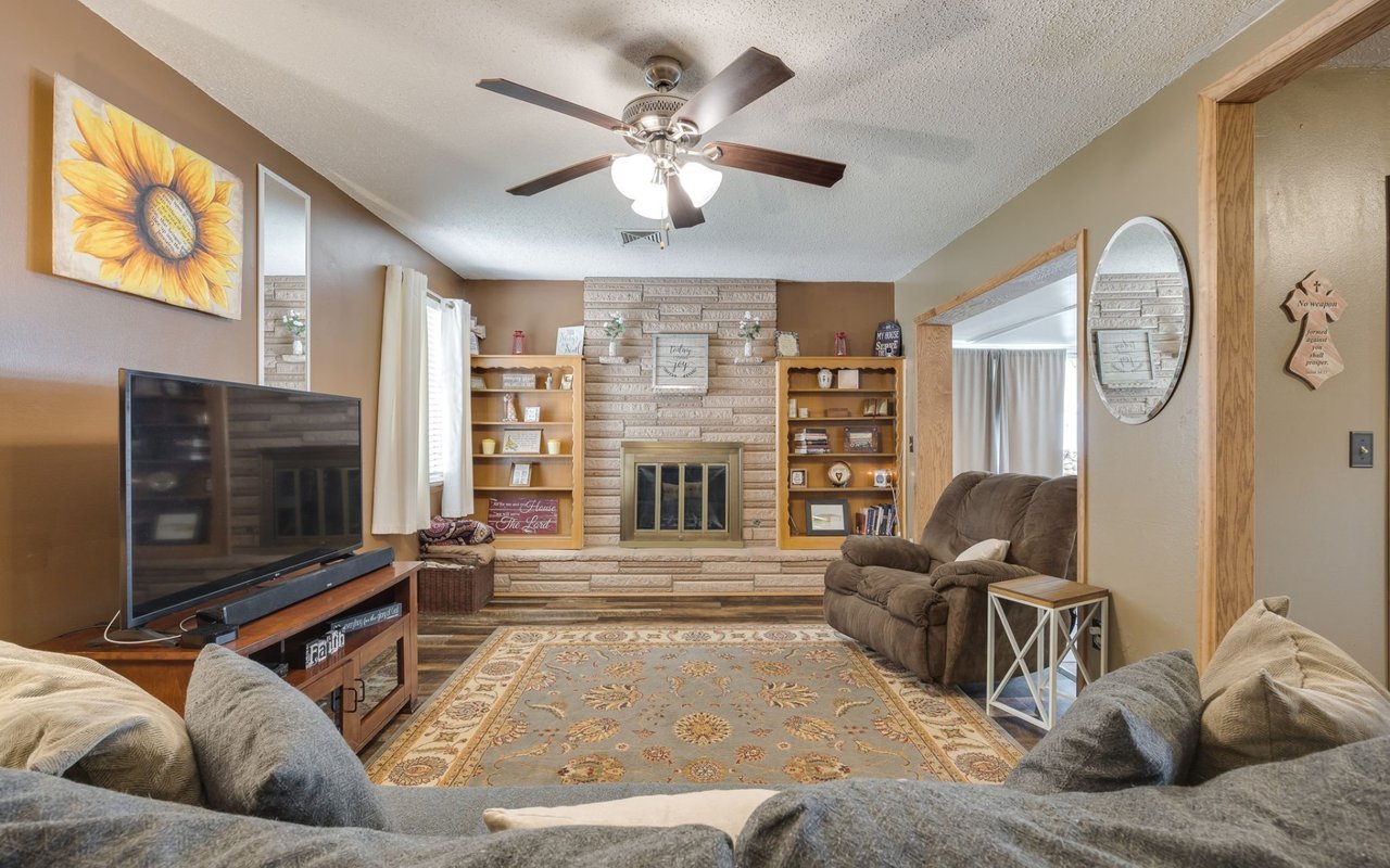 Just Listed: Lovely & Inviting Ranch Home in Meadowood!