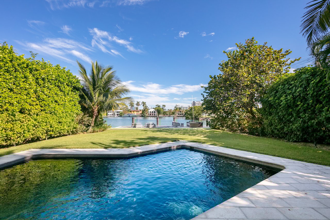441 E Dilido Dr