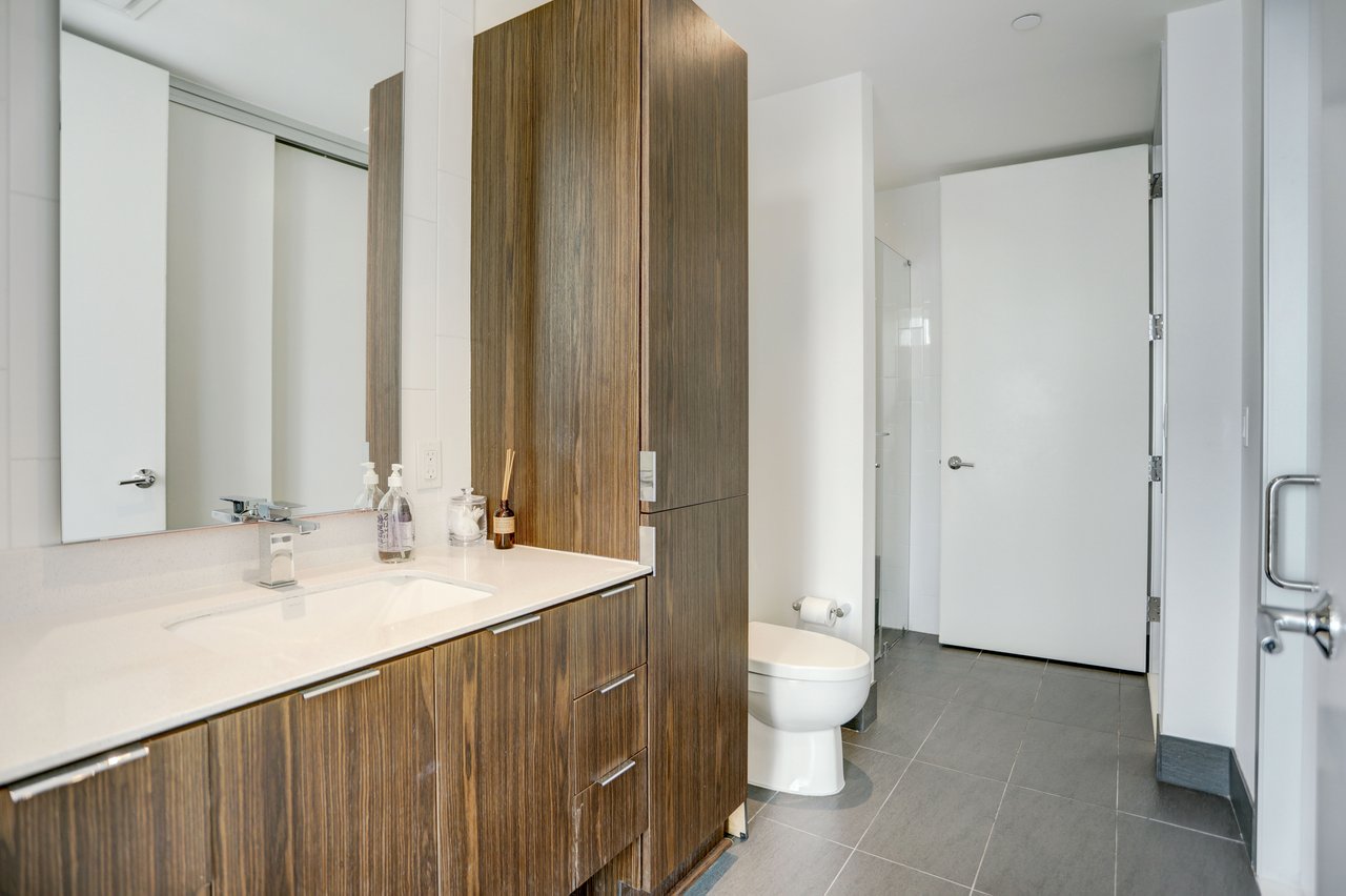 301 West Ave #2104