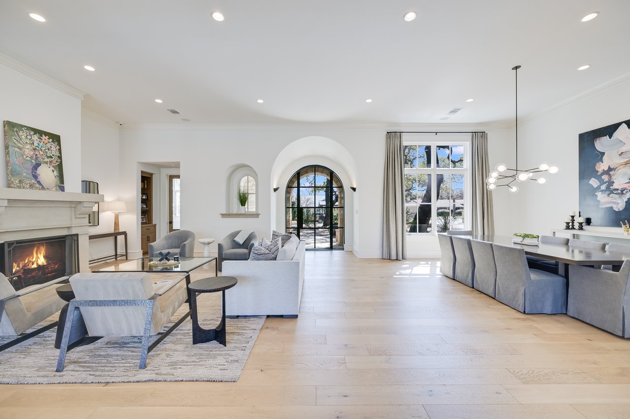 4907 Rollingwood Drive