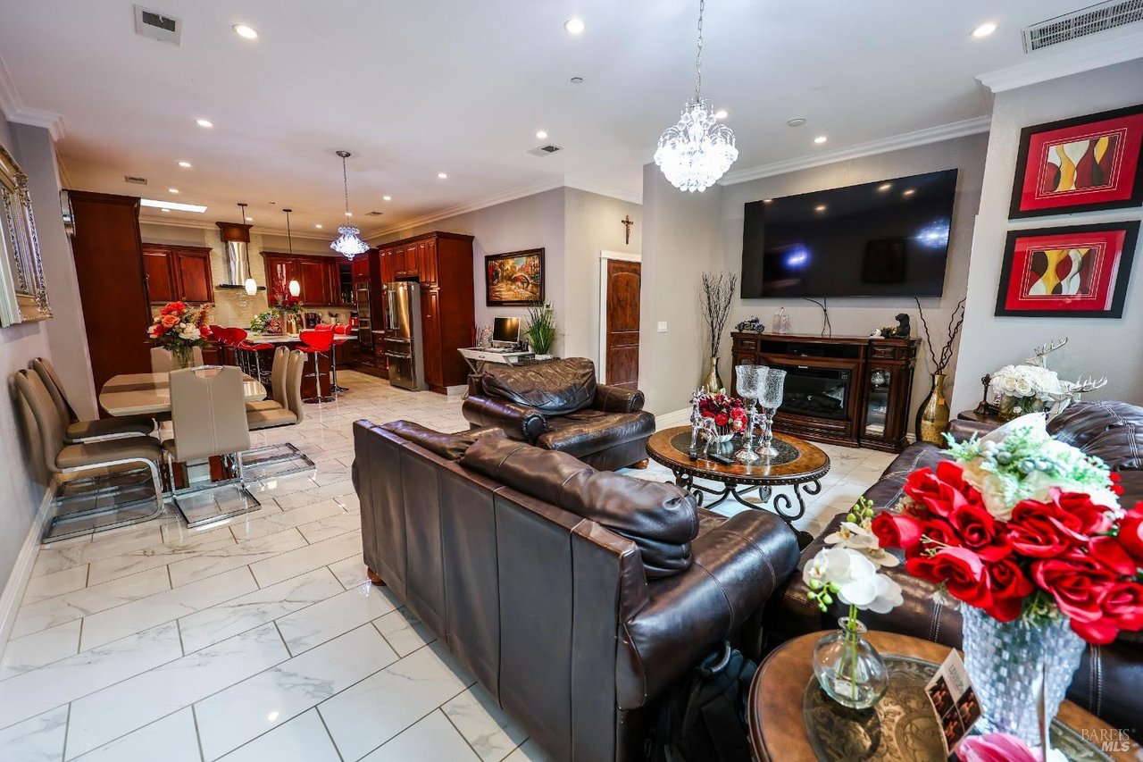 69 Graceland Dr