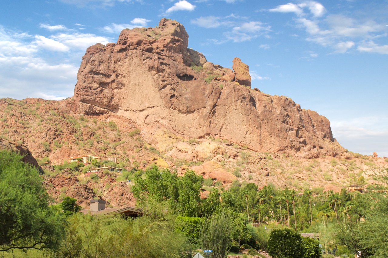 Paradise Valley: The Camelback Corridor