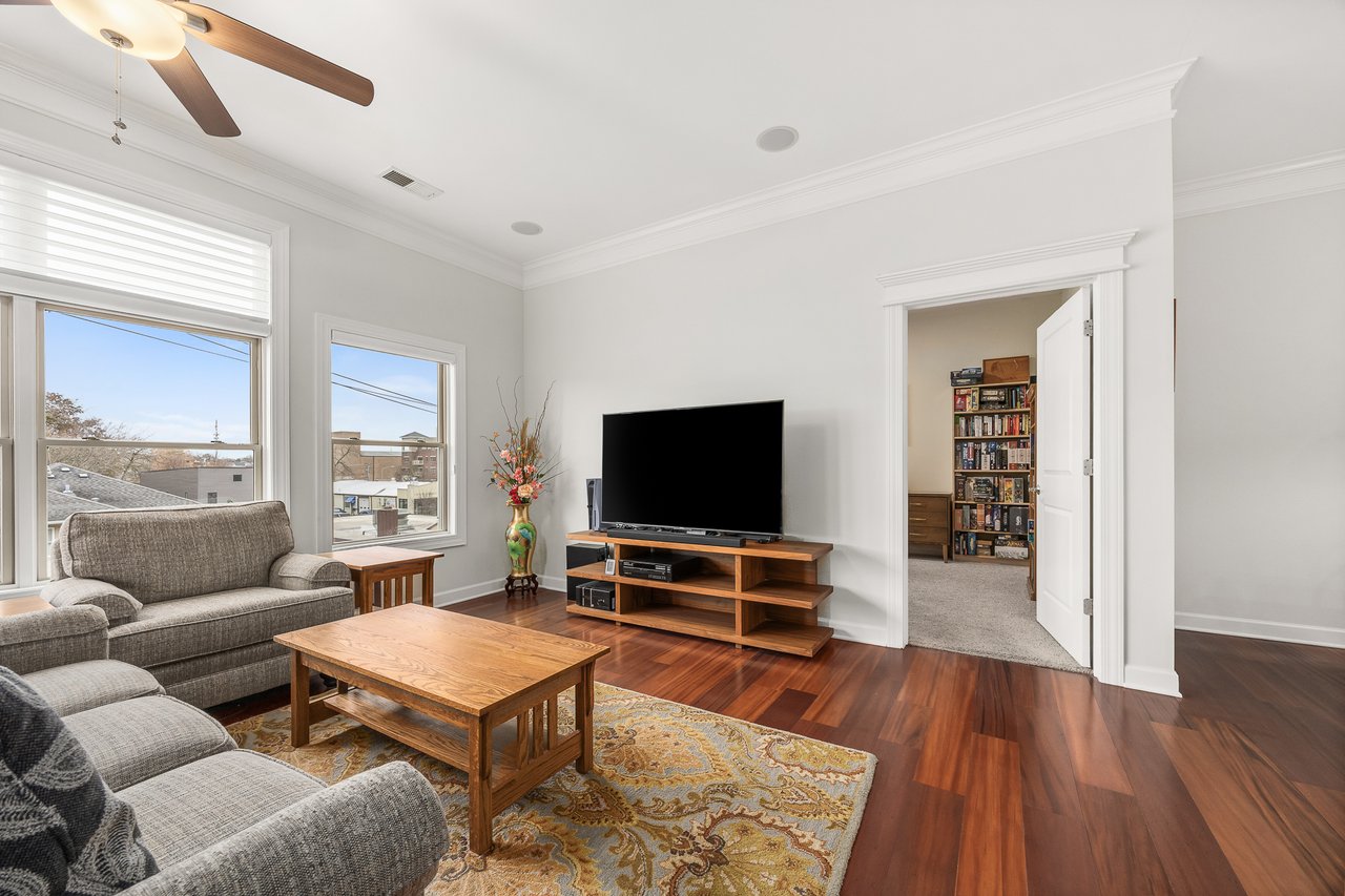 4929 Forest Ave, Unit 2E, Downers Grove