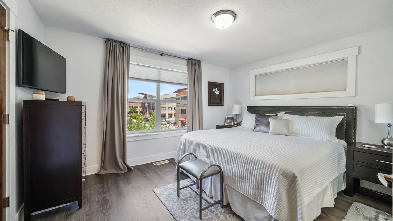 1370 Center Dr #21