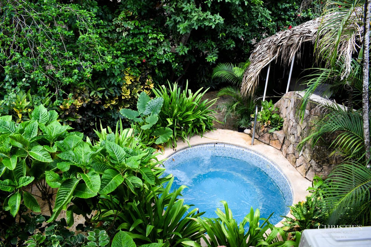 Hotel Las Tortugas - Legendary Beachfront Boutique Hotel