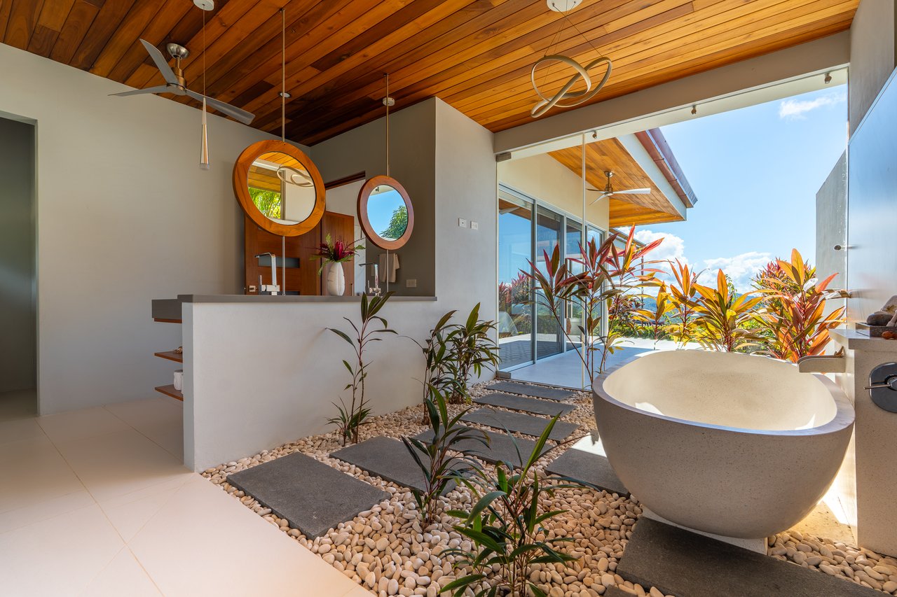 Blue Horizon – luxury ocean-view home in Ojochal, Costa Rica