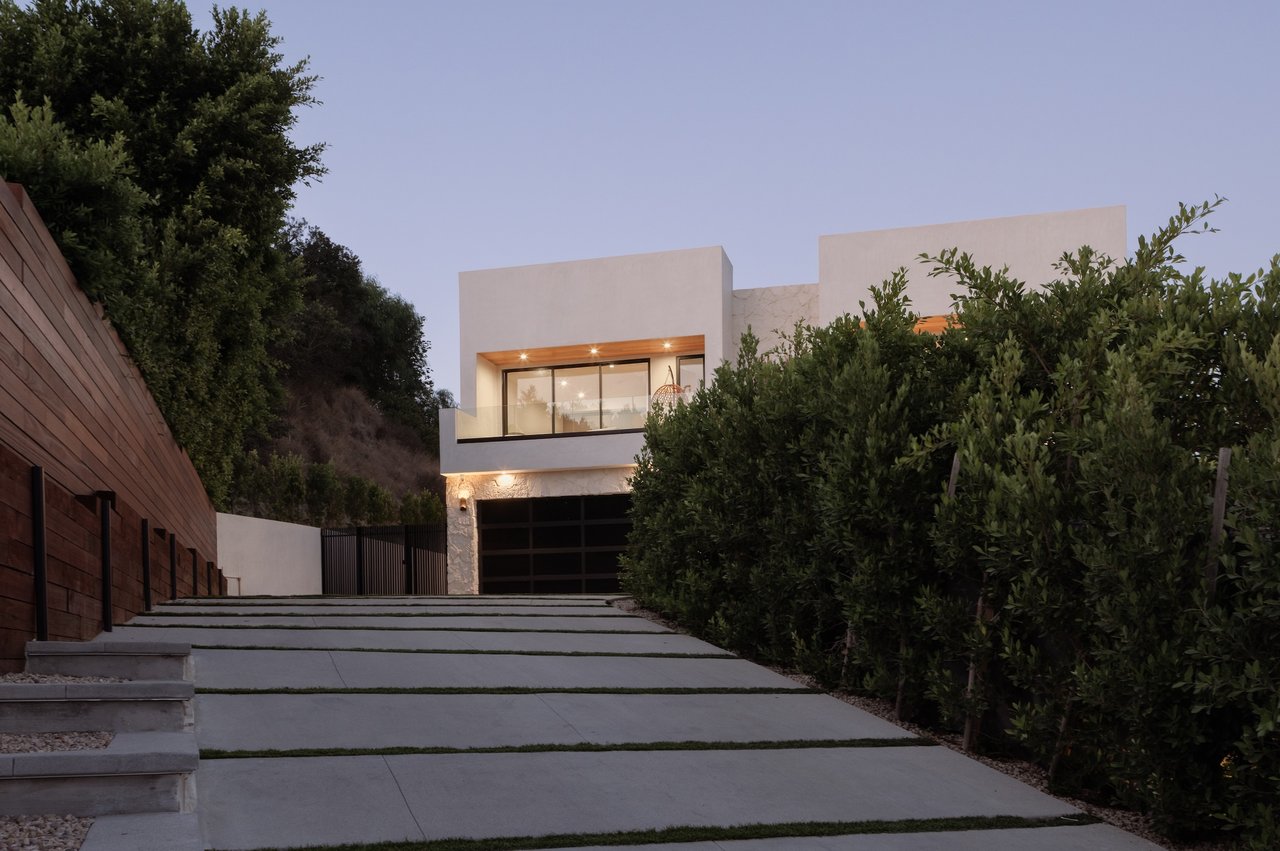 quintessential Hollywood Hills