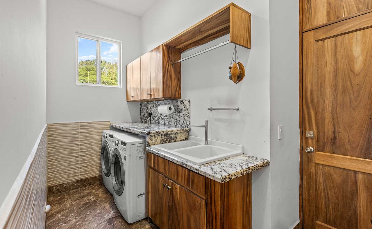 Private Luxury Estate Near Los Sueños Resort & Marina -La Estancia 