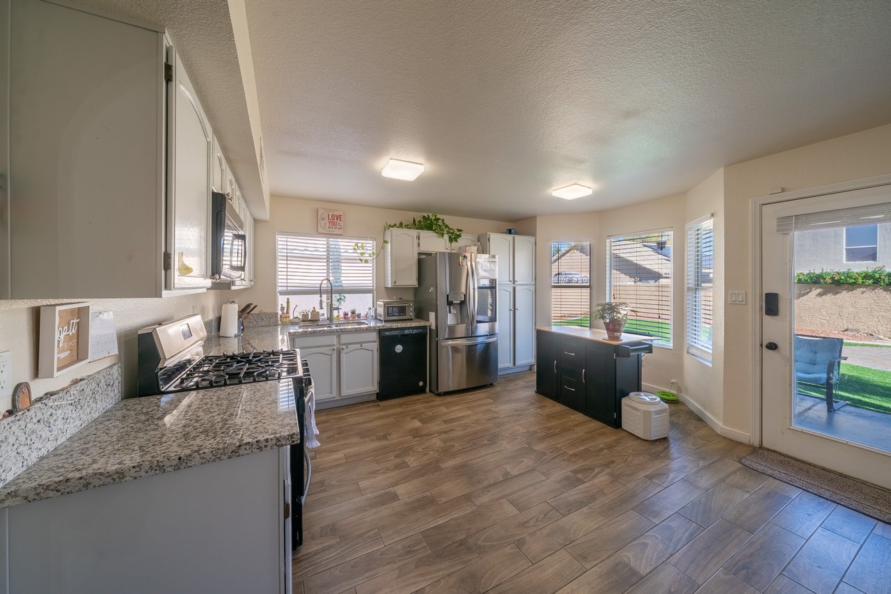 5620 Desert Creek Way