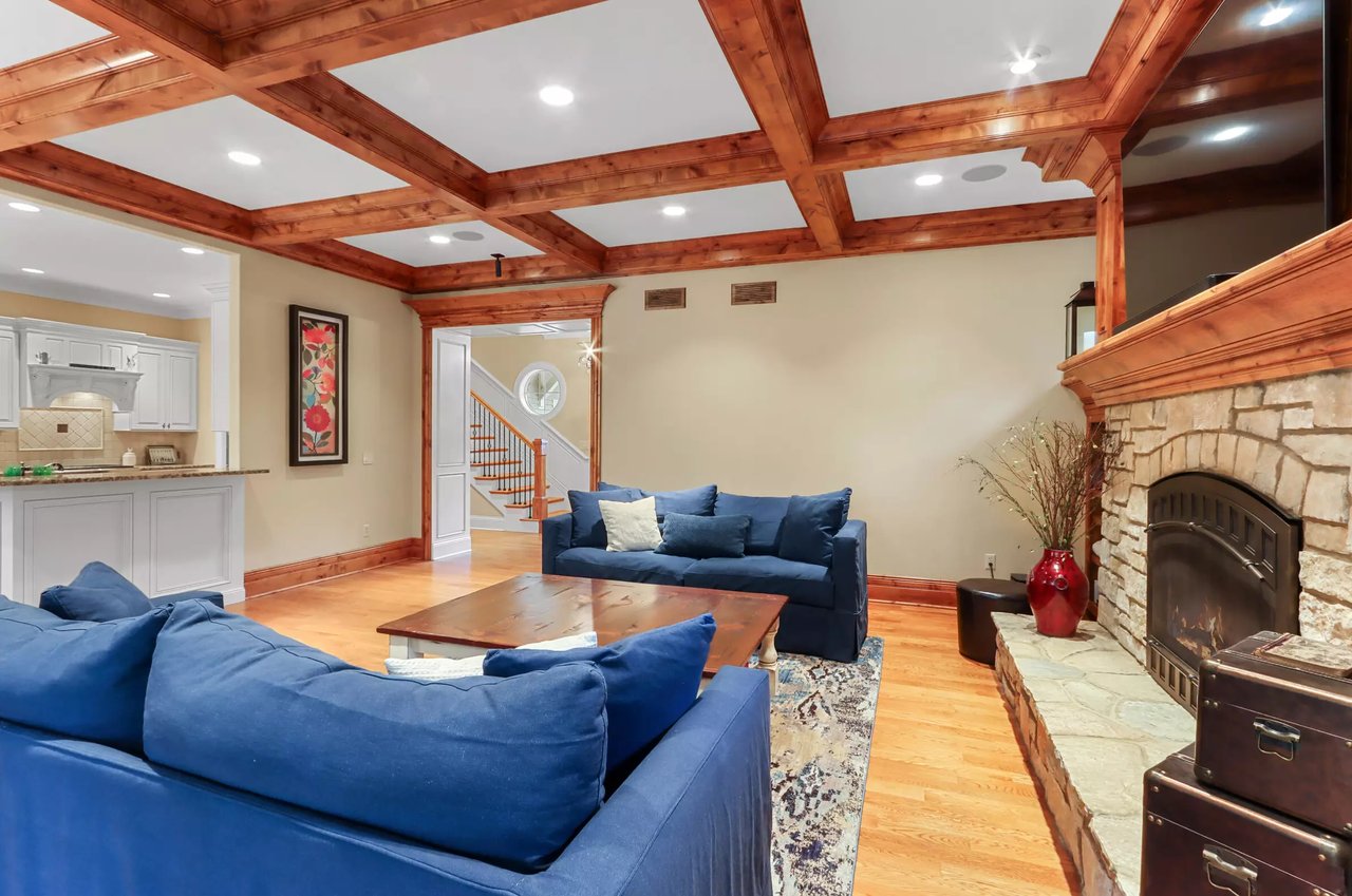 158 Abbey Springs Dr
