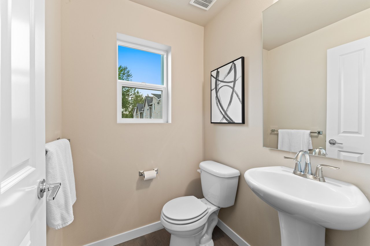 303 Anacortes Pl NE
