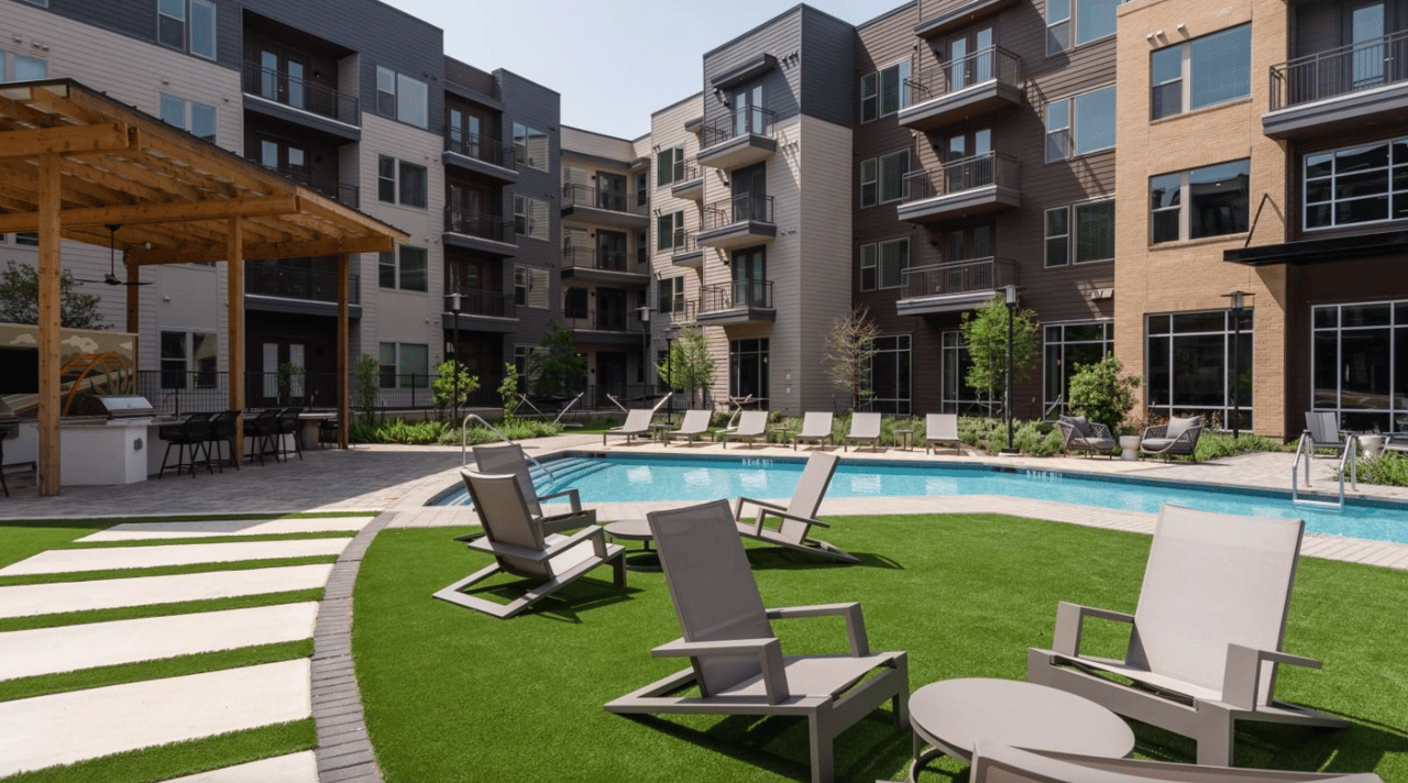 Up to 10 Weeks Free on select units