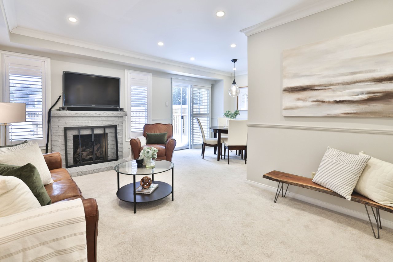 5255 Lakeshore Road 7