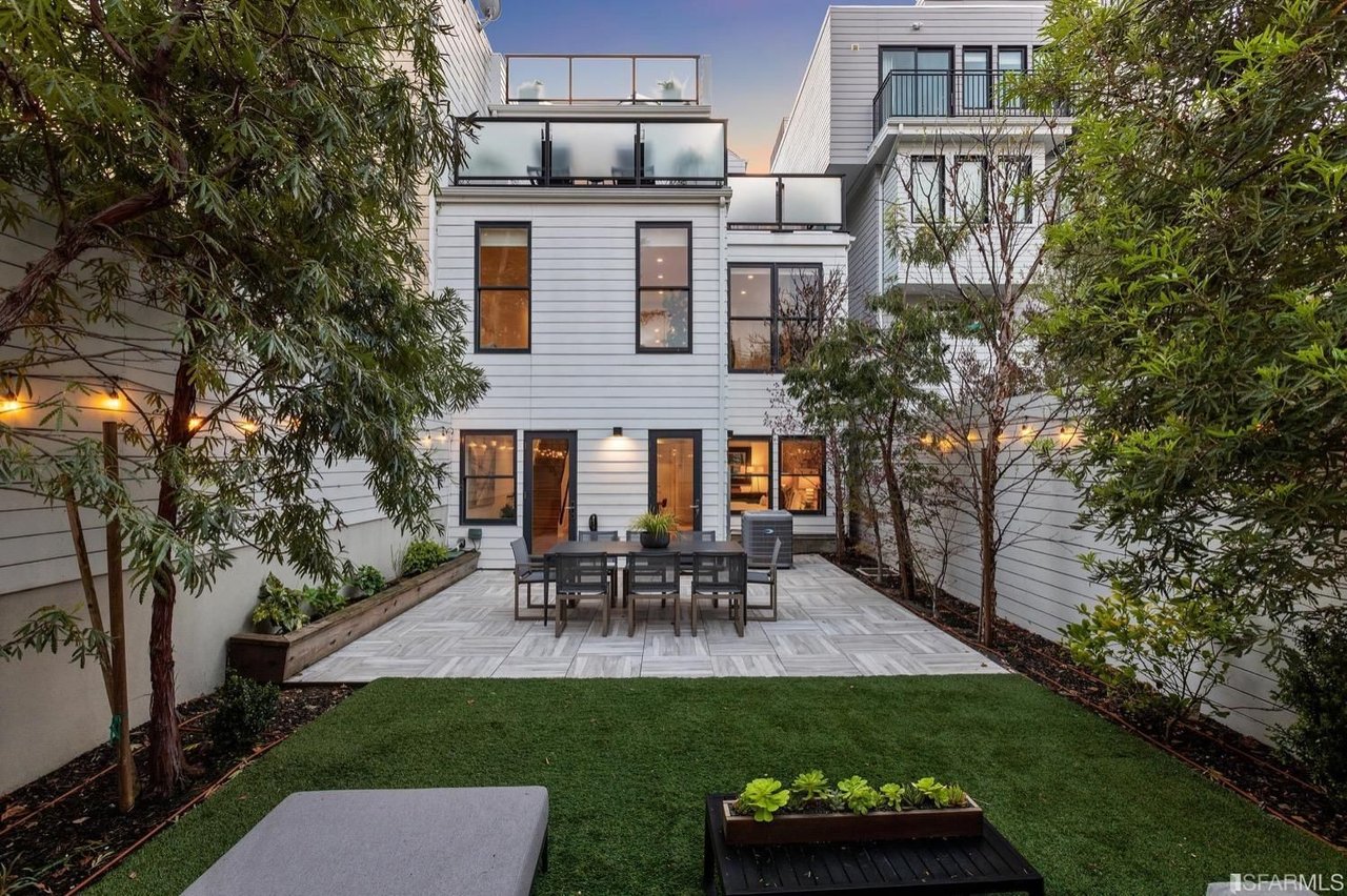 837 South Van Ness Avenue