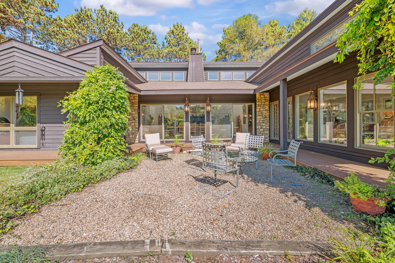 2408 E 800 N, La Porte, IN 46350