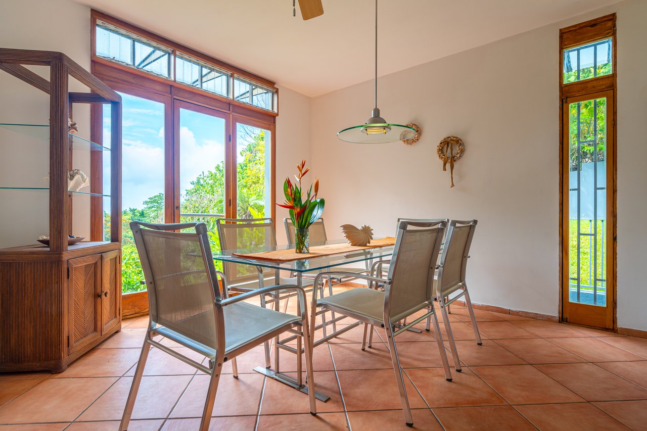 VILLA TURQUESA, MAJESTIC OASIS WITH EXTRA BUILDING SITE, CLOSE TO THE BEACH & WILDLIFE 