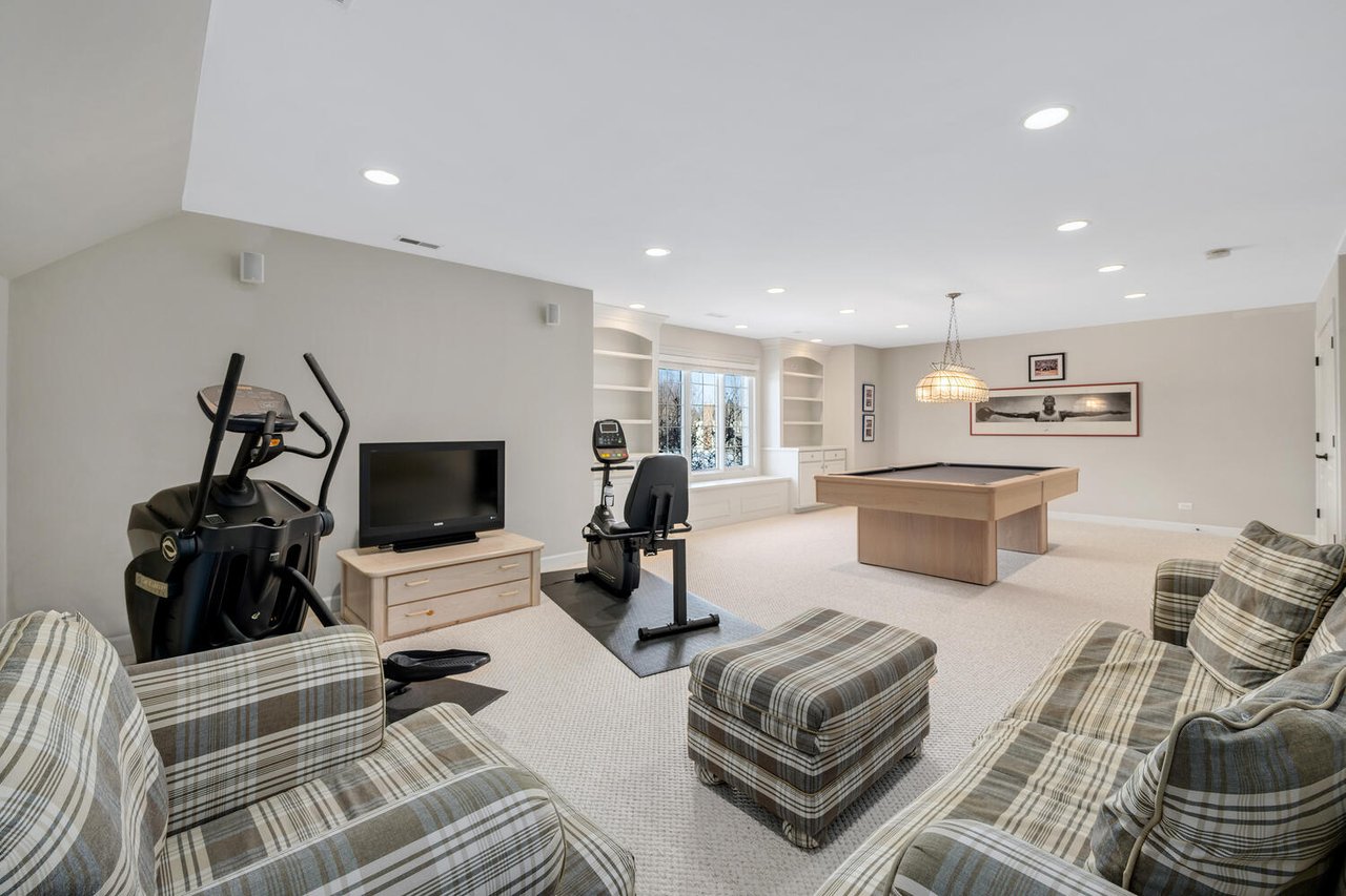 3723 Grand View Ct, St. Charles IL. - Luxury Living in the Tradition Neighborhood