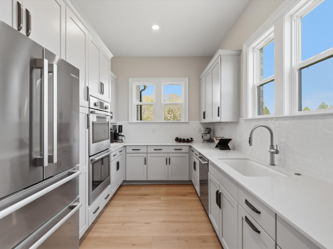 1008 Broadmoor