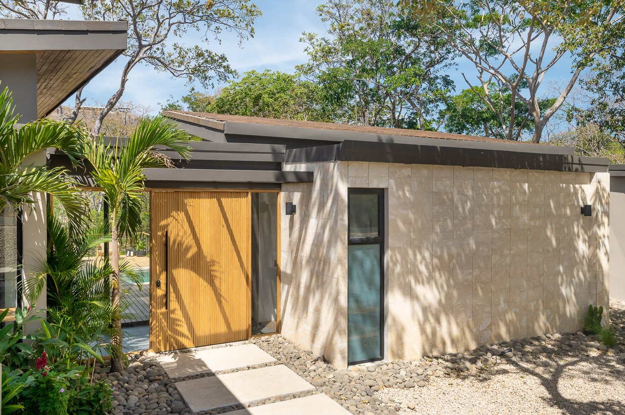 Casa Jungla | Contemporary 4-Bedroom Home with Private Pool in Las Ventanas, Playa Grande