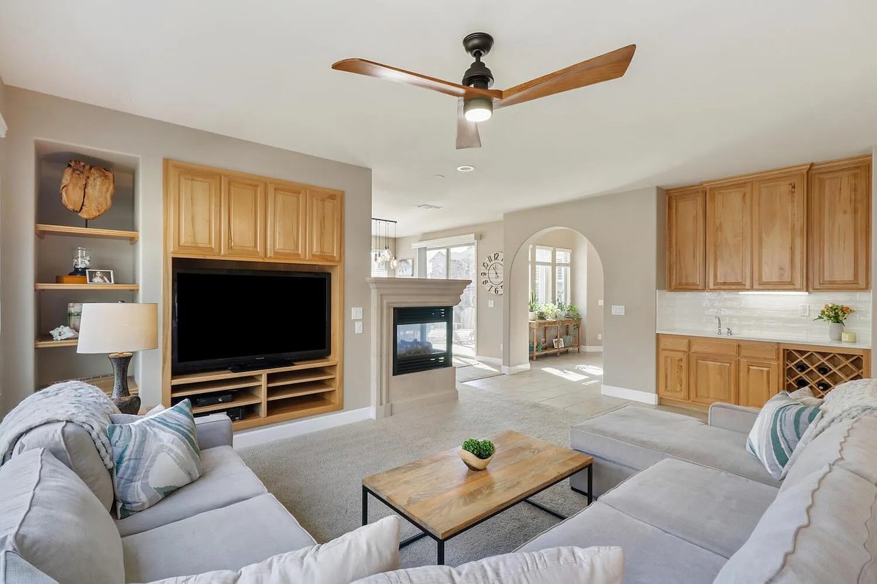 2200 Red Hawk Ct