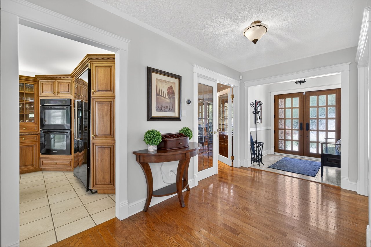 6 Falling Leaf Crt, Aurora