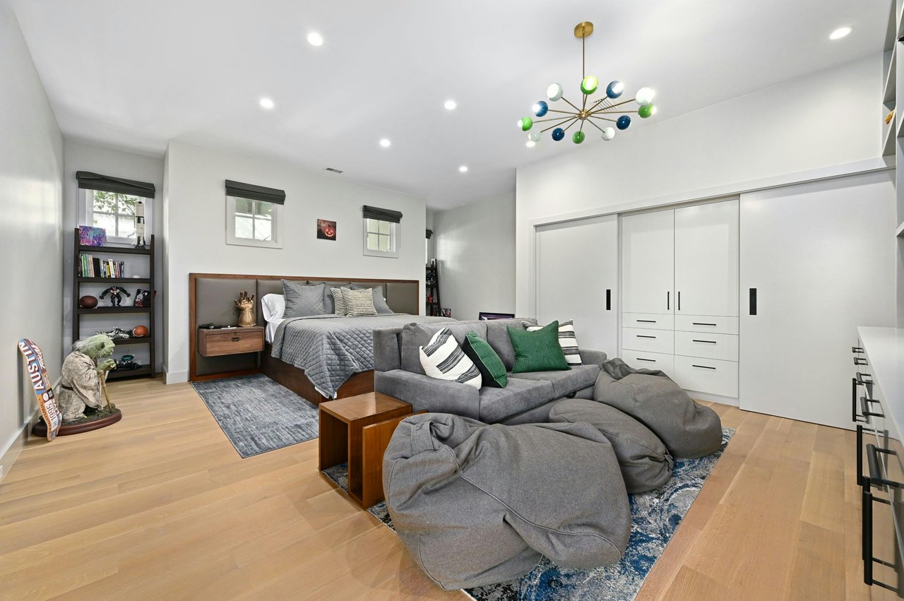 4705 & 4709 Island CV