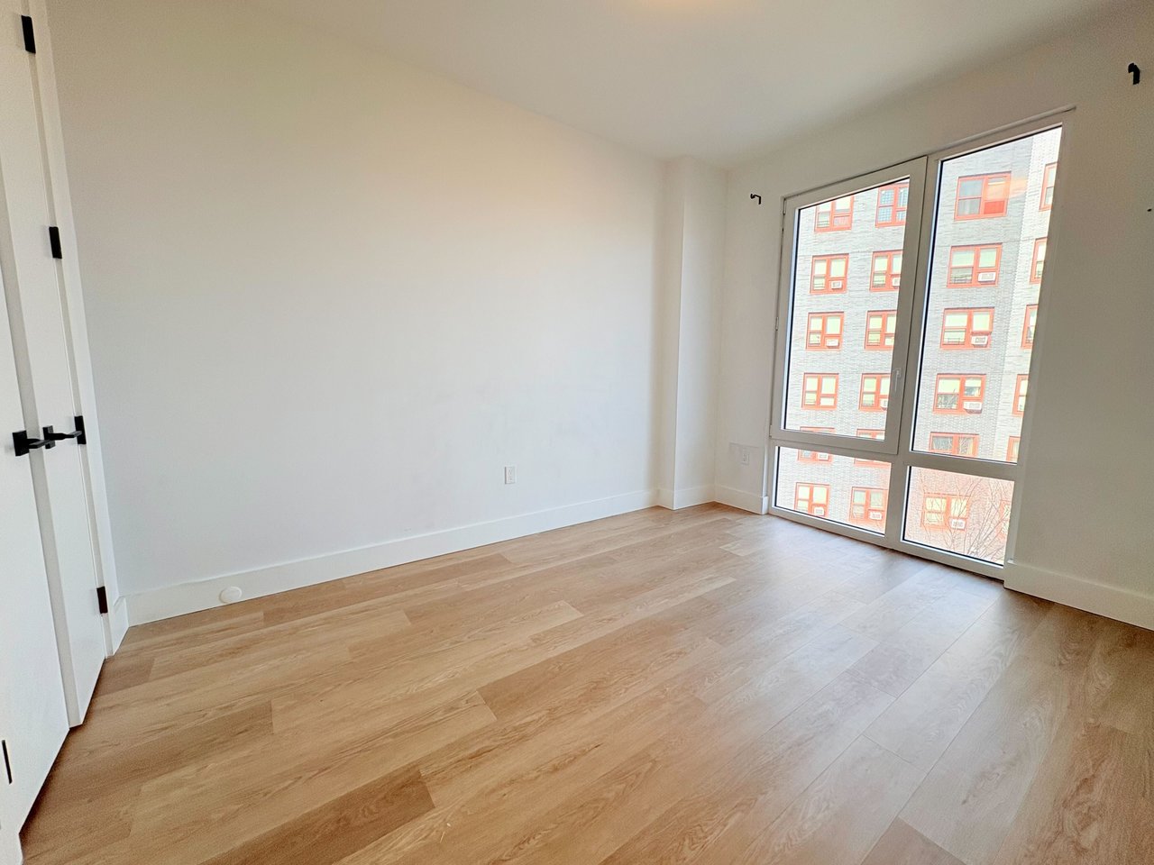 139 Frost St 4D