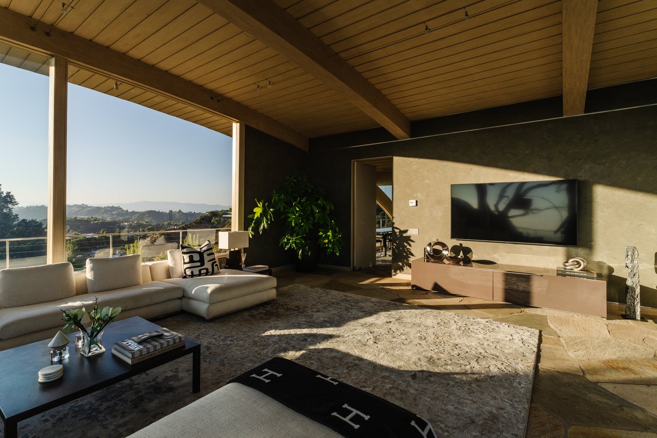 624 Cole Pl, Beverly Hills, CA 90210