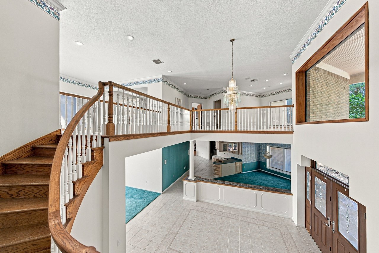 18728 LAKE IOLA RD