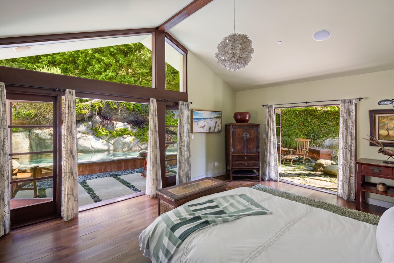 2669 Harlesden Ct, Hollywood Hills