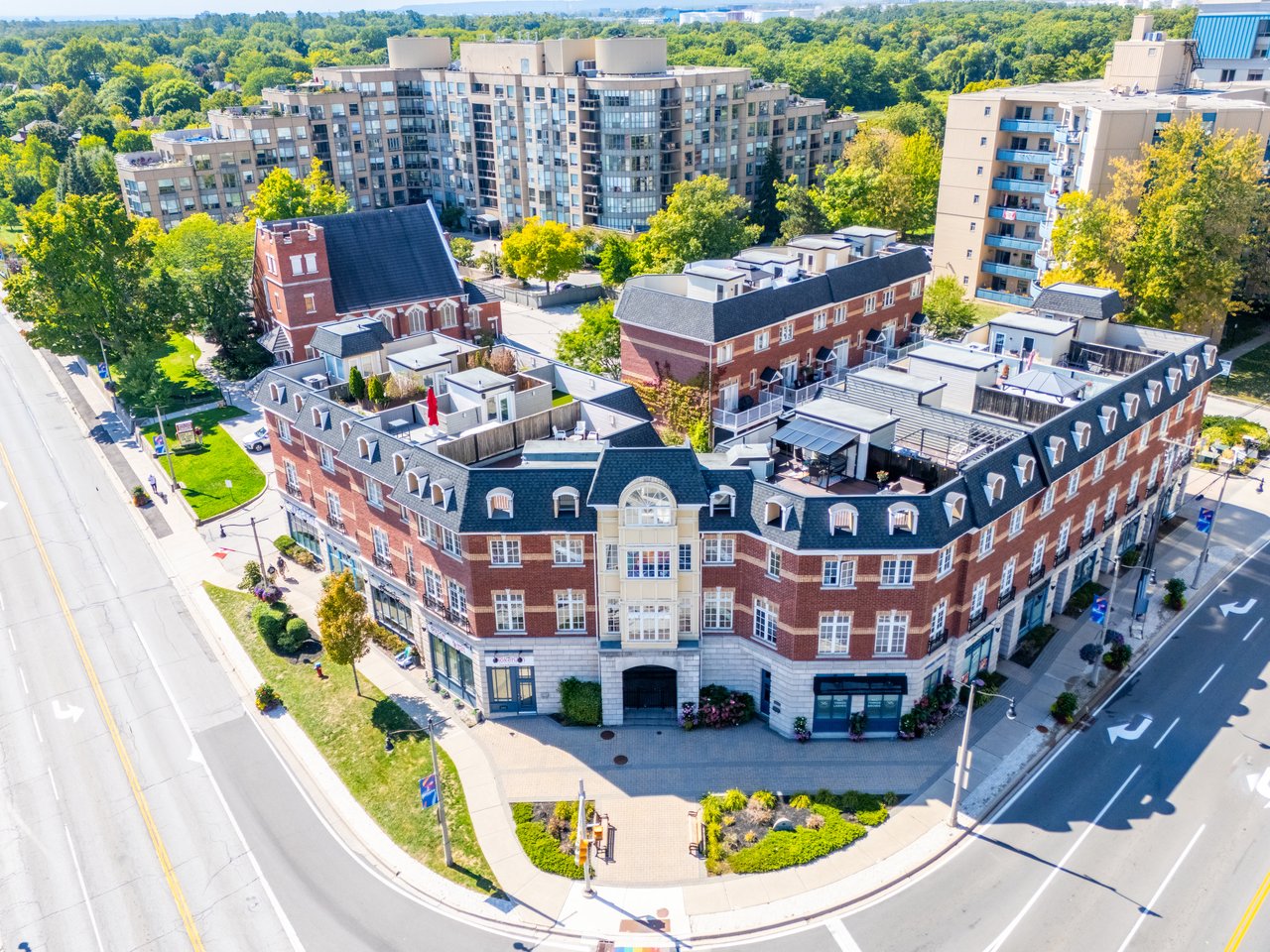 8-120 Bronte Road, Oakville 