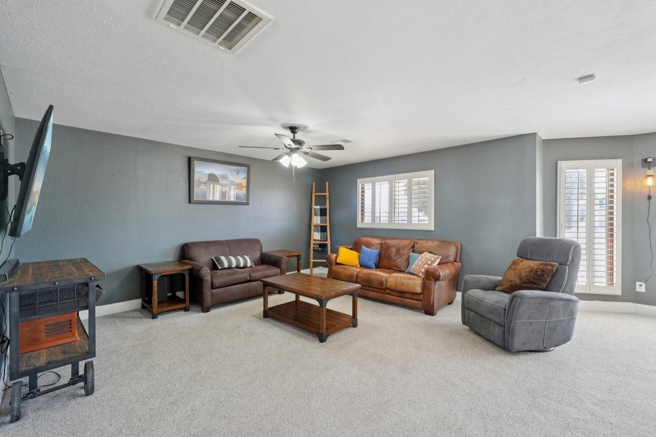 1003 W Camino Al Cielo Dr